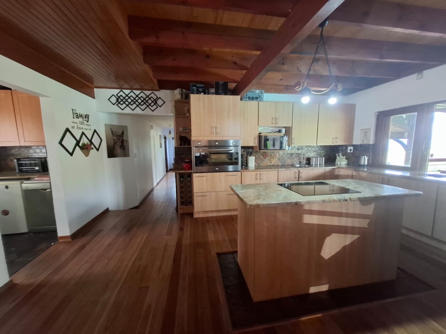 5 Bedroom Property for Sale in Waterkloof East North West